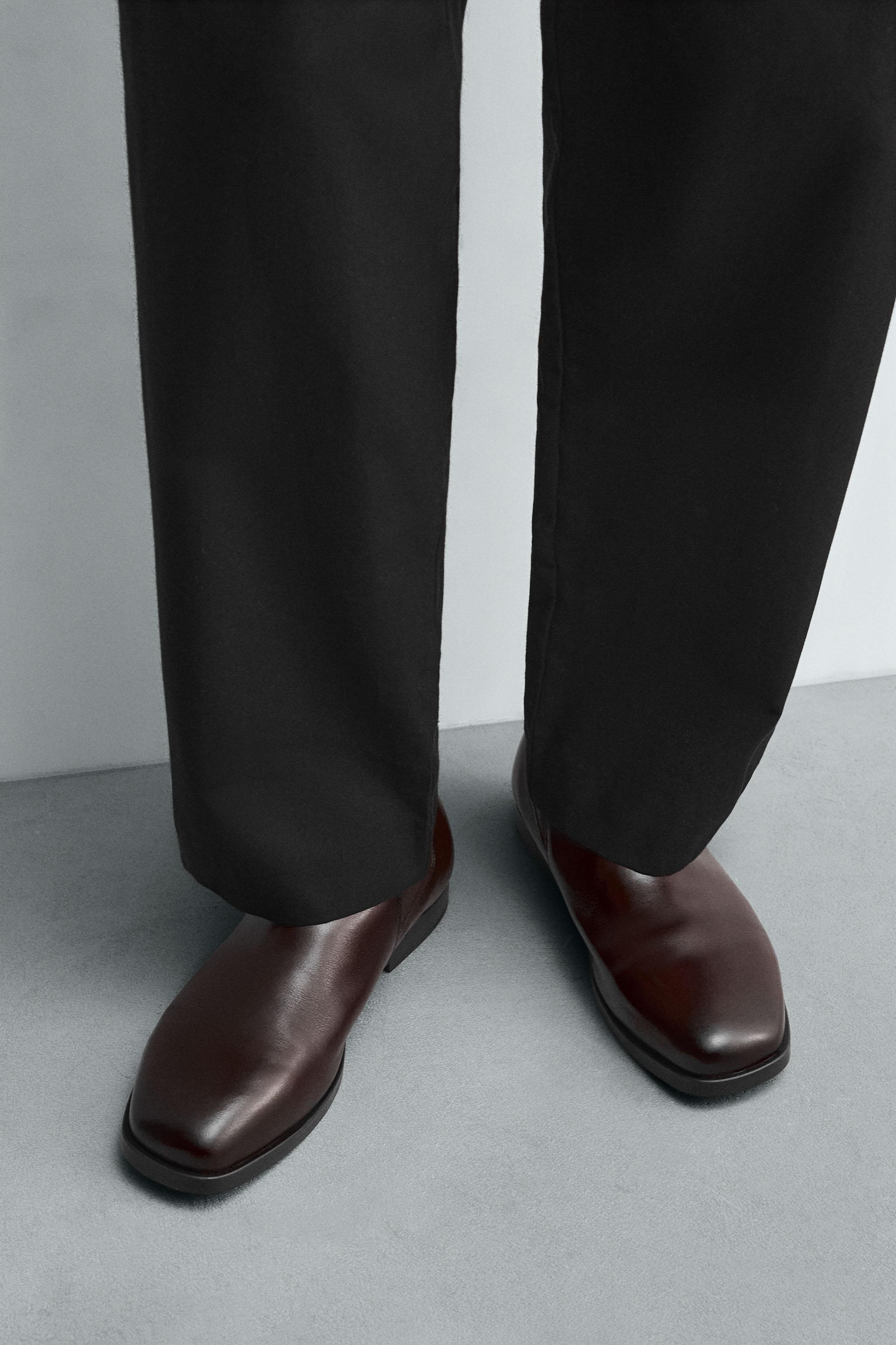 LEATHER CHELSEA BOOTS